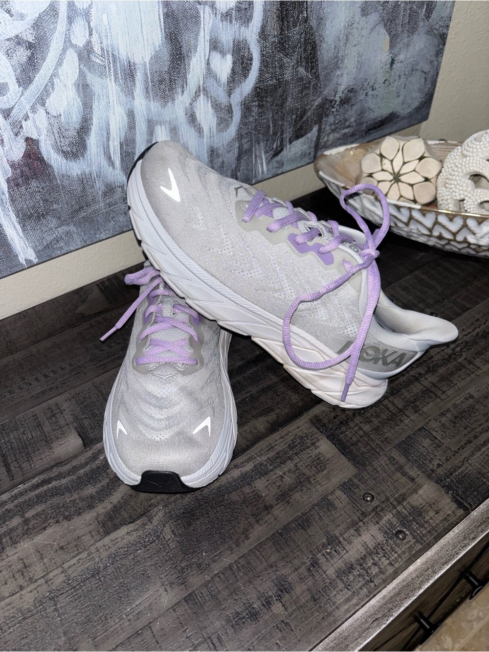 HOKA Arahi 6 WOMENS SZ 9